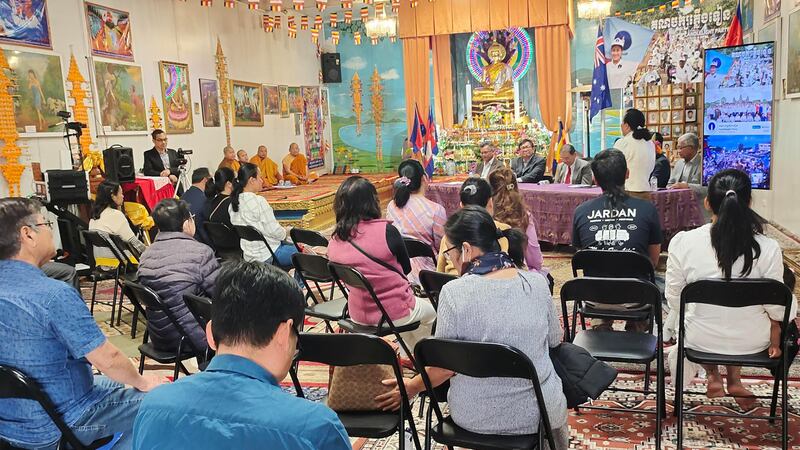 Son_Chhay_in_Public_Forum_Melbourn_Australia_103022_Tha_Thai_1.jpg