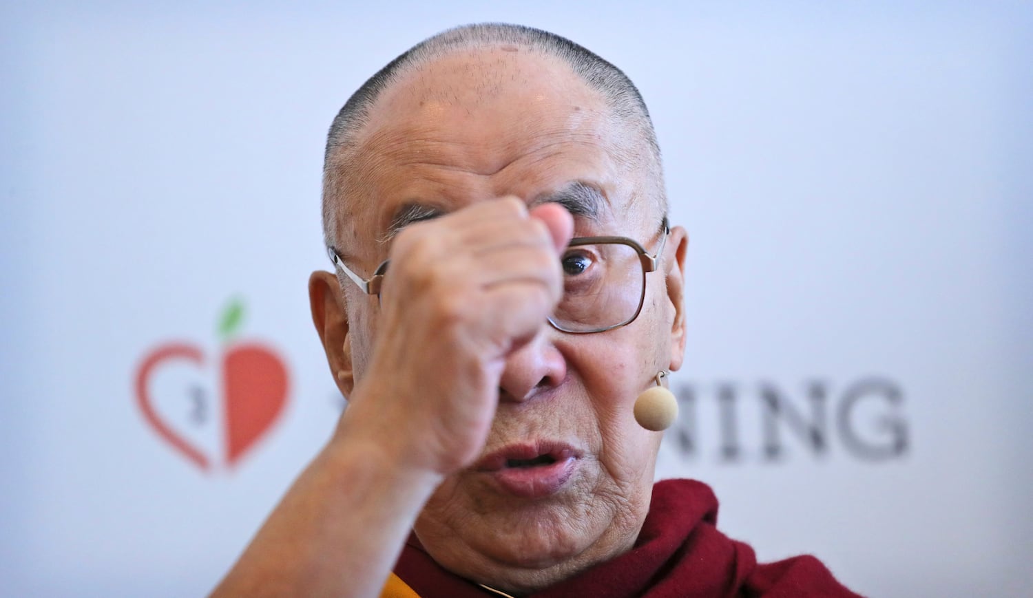 ༸གོང་ས་མཆོག་གིས་ལྡི་ལིར་གསར་འགོད་གསལ་བསྒྲགས་ཐོག་བཀའ་སློབ་གནང་བཞིན་པ། (༢༠༡༩།༤།༤)
