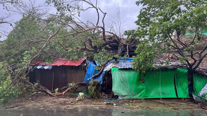 မြောက်ဦးမြို့တွင် မိုခါမုန်တိုင်းကြောင့် အပျက်အစီးများကို ၂၀၂၃ ခုနှစ် မေလ ၁၄ ရက်နေ့က တွေ့ရစဉ်။ (Photo: RFA)