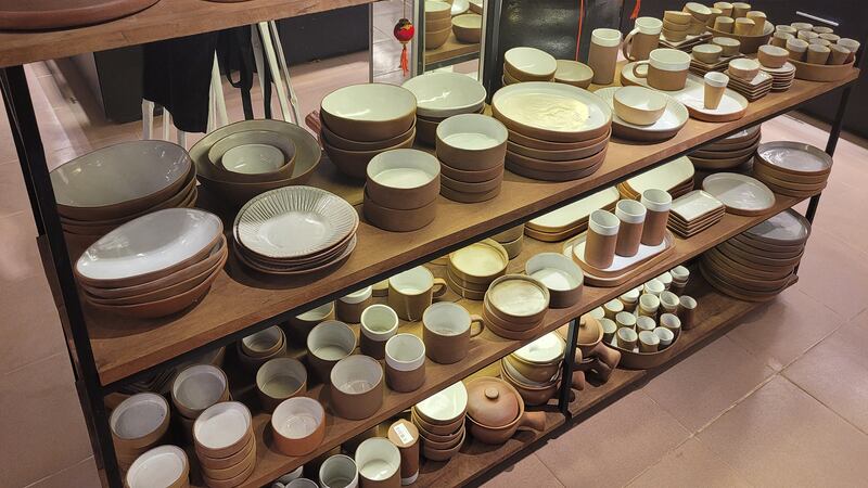 Khmer_ceramic_products_in_Siem_Reap_090624_2.jpg