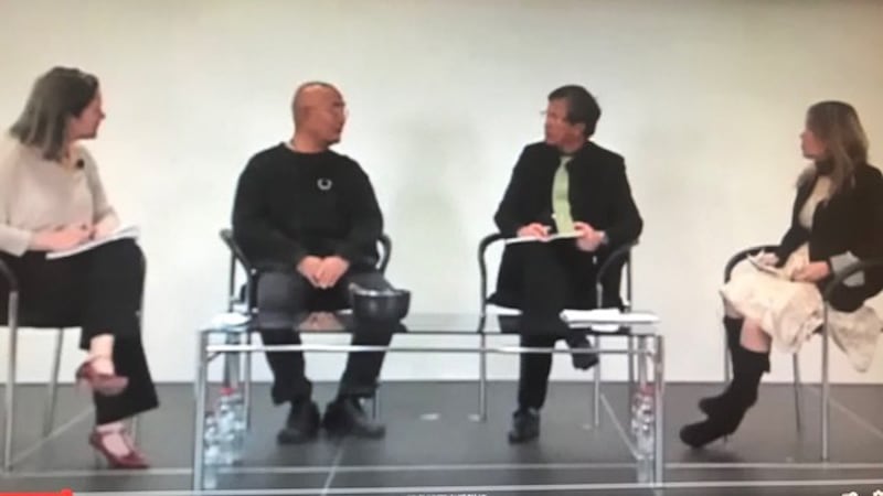 台湾驻德国代表谢志伟(右二)对于举办这个座谈会表示,除了对台湾的历史责任任以外,对于整个中华文化圈里的包括中国人、香港人、维吾尔族人和藏人应该做点事。(视频截图)