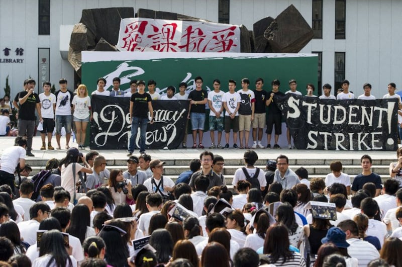 Sinh viên Hongkong bãi khóa đòi dân chủ sáng 22/9/2014.