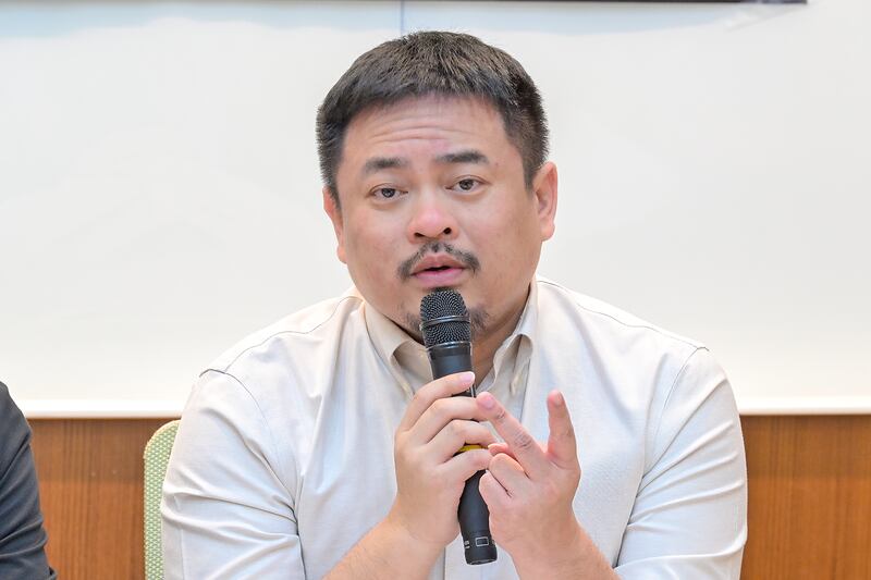 民進黨立委洪申翰認為，富察被無理關押突顯中國的玻璃心和自卑感。（鍾廣政攝）