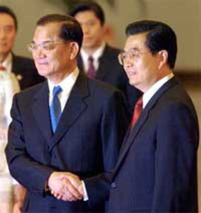 LienChien_HoCamDao200.jpg