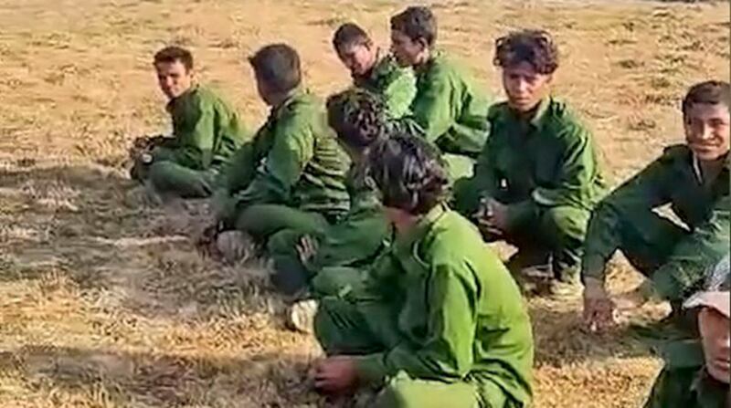 ရခိုင်ပြည်နယ်မှ ရိုဟင်ဂျာတချို့အား စစ်ကောင်စီတပ် စစ်မှုထမ်းလေ့ကျင့်ရေးစခန်းတစ်ခုတွင် ၂ဝ၂၄ ခုနှစ် မတ်လ ၁ဝ ရက်နေ့က တွေ့ရစဉ်။ (Citizen photo)