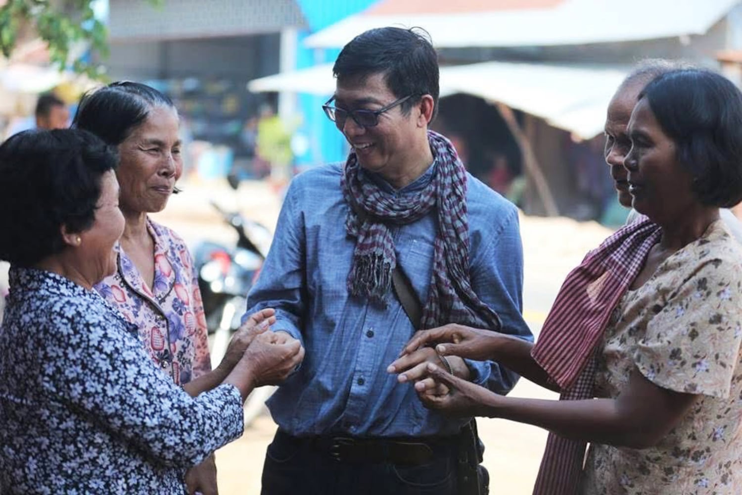 In 2016, Vuthy Huot visits the village in Battambang province, Cambodia, where he lived for over three years. The women still remember him from the Khmer Rouge era.