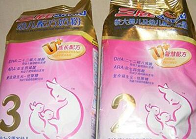 图片：奶粉事件患者家属用来打官司的三鹿奶粉包装（志愿者）