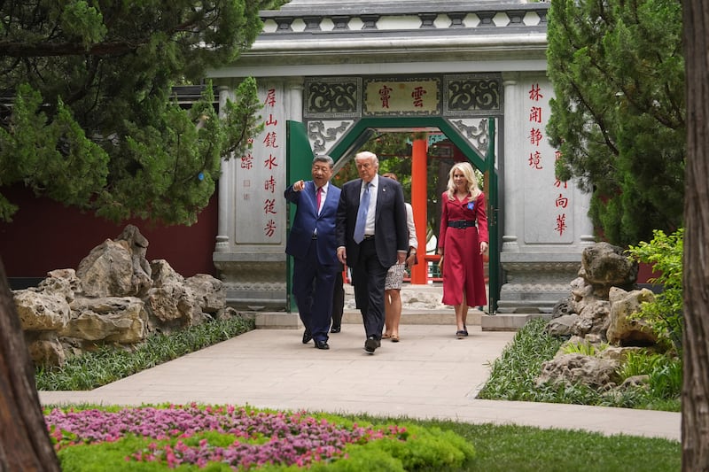 སྲིད་འཛིན་ཊམཔ་ཡི་འཚམས་གཟིགས་སྐབས་རྒྱལ་ཁབ་གཉིས་བར་ཚོང་དོན་དང་མཚོ་འགག་གི་གནད་དོན།  ཐའེ་ཝན་གྱི་སྐོར་སོགས་གླེང་ཡོད་པ།