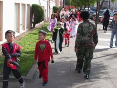 halloween-costumes-250.jpg