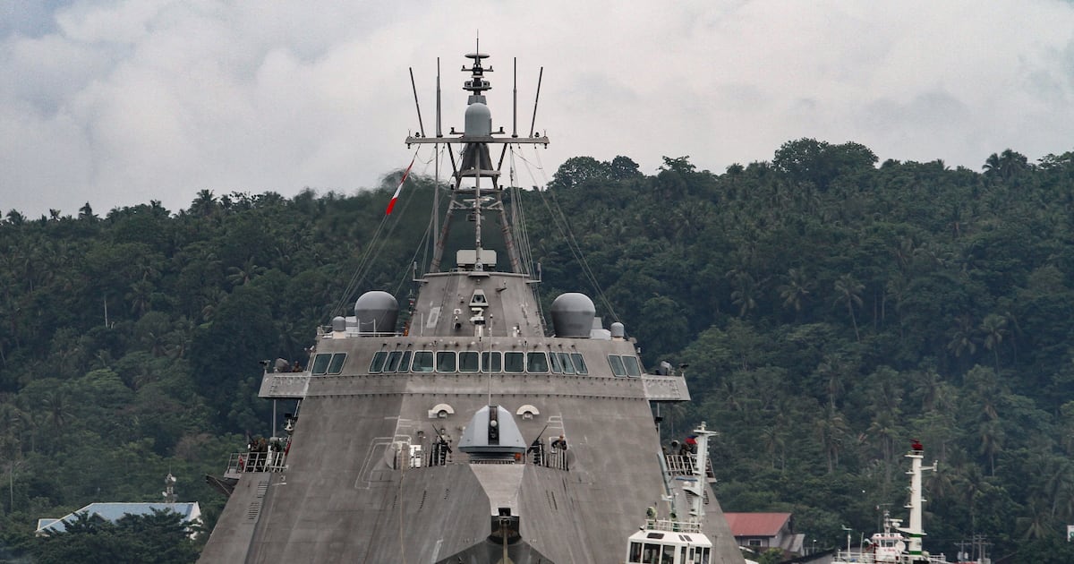 US to set up Philippines fuel depot in support of its South China Sea operations US to set up Philippines fuel depot in support of its South China Sea operations