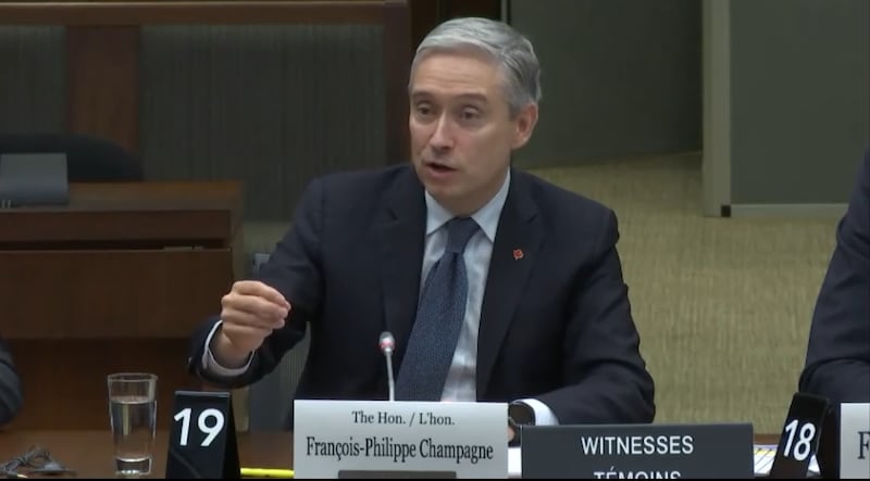 加拿大创新部长商鹏飞 (François-Philippe Champagne) 在众议院科技研究委员会上说明即将推出新规范，防堵中国等敌对外国行为者窃取知识产权。 (视频会议截图)