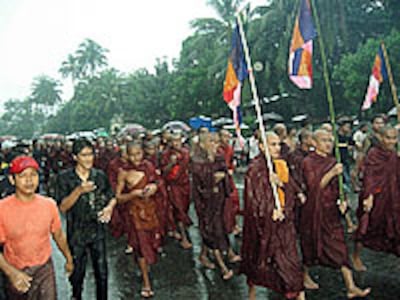 monks_rain_3_200px.jpg