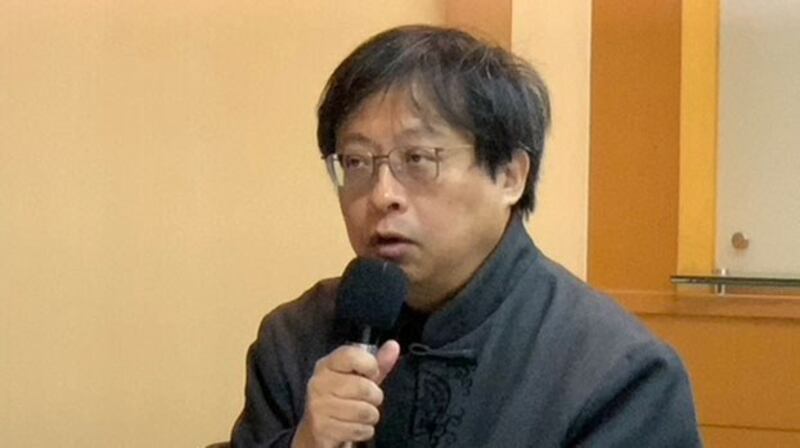 国立中央大学兼任副教授曾建元解读,民调中“维持现状”的定义并不是十分清晰,他们对于“什么是现状”的认知,可能存在一些差距。(RFA资料照)