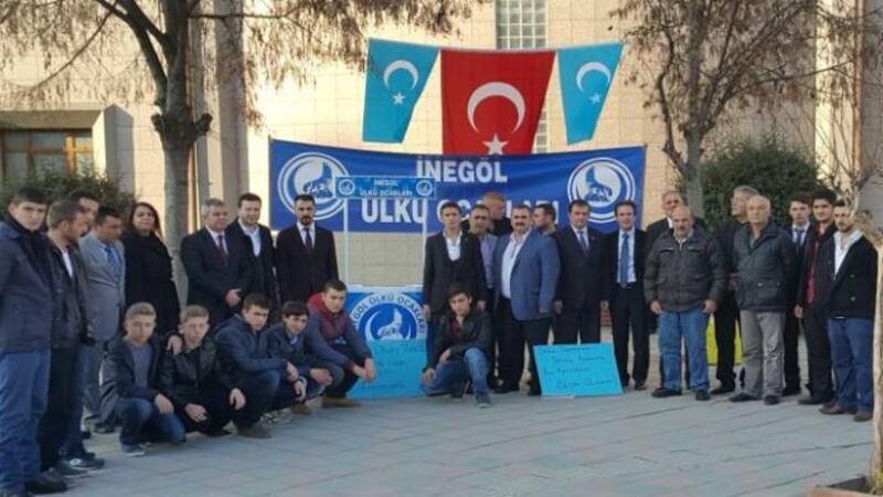 ئىنەگۈل شەھرىدىكى ئىمزا توپلاش پائالىيىتى
