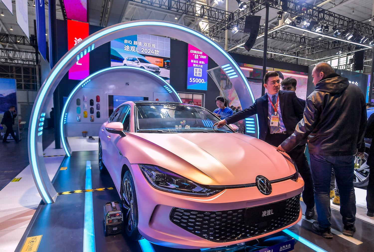 The Volkswagen Lingdu L car at the 2024 Xinjiang International Auto Show on March 13, 2024 in Urumqi, Xinjiang Uyghur Autonomous Region.