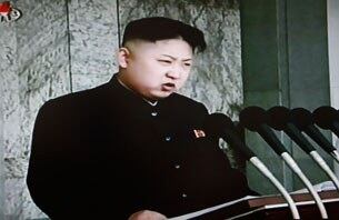 김일성 주석 100회 생일(태양절)을 맞은 15일 오전 평양 김일성광장에서 김정은 국방위 제1위원장이 연설하고 있다.