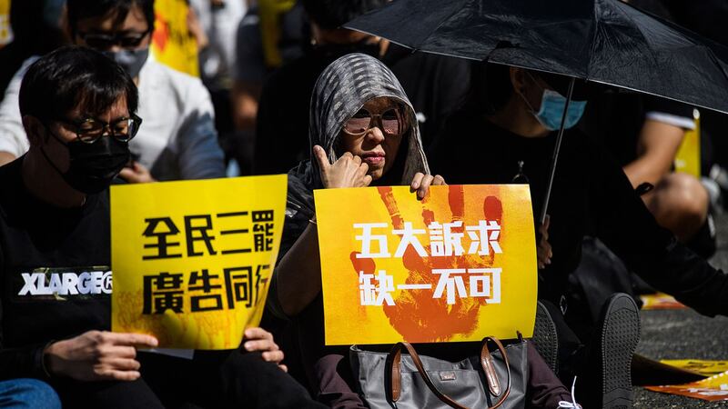 2019年12月2日，香港广告界人士举行为期五天的罢工，要求特区政府回应五大诉求。（法新社）