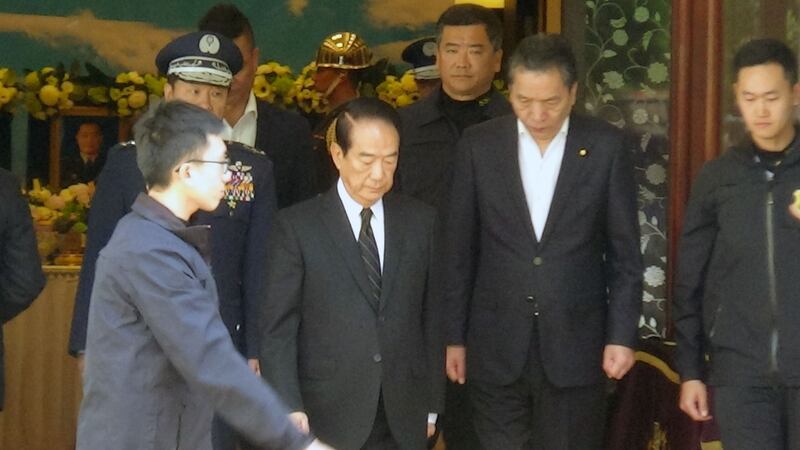 亲民党总统候选人宋楚瑜悼念8名黑鹰罹难军官。（记者夏小华摄）
