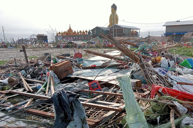 စစ်တွေမြို့က အပျက်အစီးများတွေ့ရစဉ်။ (Photo: Citizen journalist)