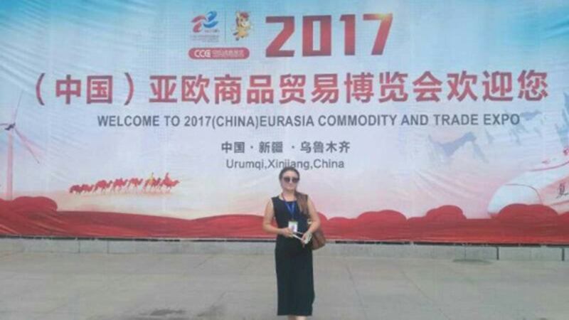 哈萨克服装设计师迪娜.努得拜。（迪娜.努得拜提供）