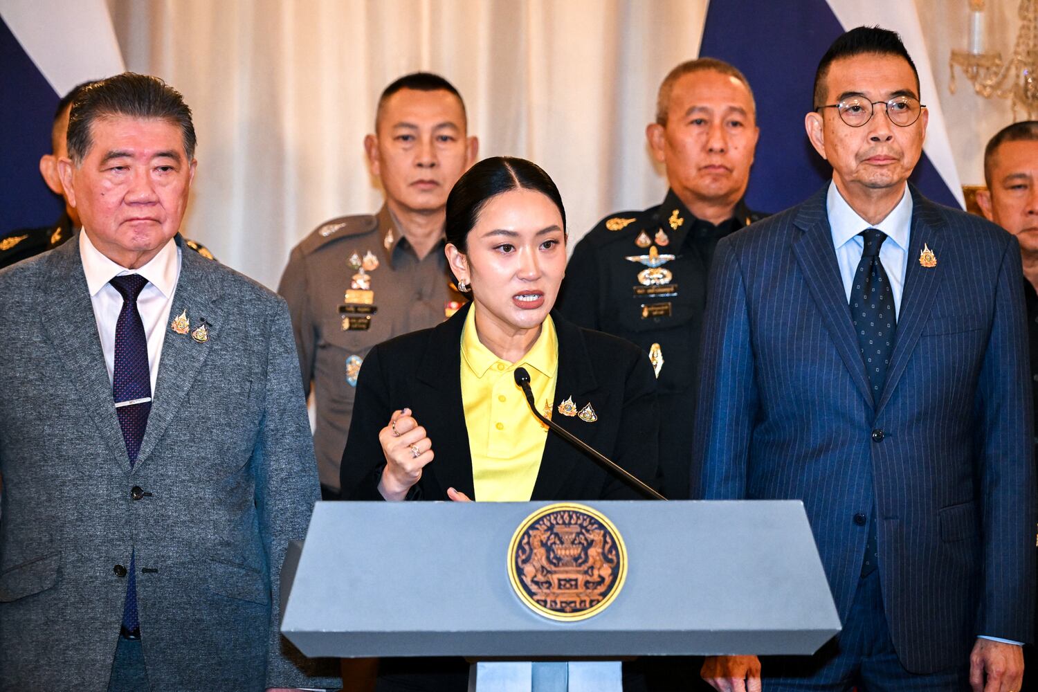 Il primo ministro thailandese Paetongtarn Shinawatra parla della perdita della sua telefonata con Hun Sen della Cambogia in merito alla disputa di confine dei loro due paesi, 19 giugno 2025.