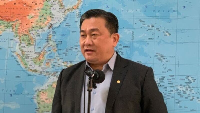 民进党立委王定宇质疑WHO13点声明，有多少是北京意见。(记者 黄春梅摄)