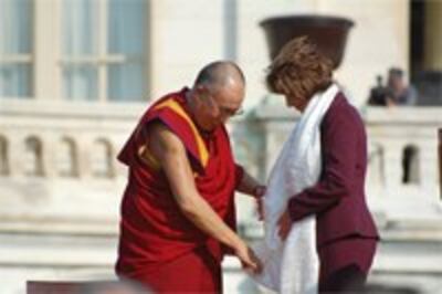 DalaiLaMaPelosi200.jpg