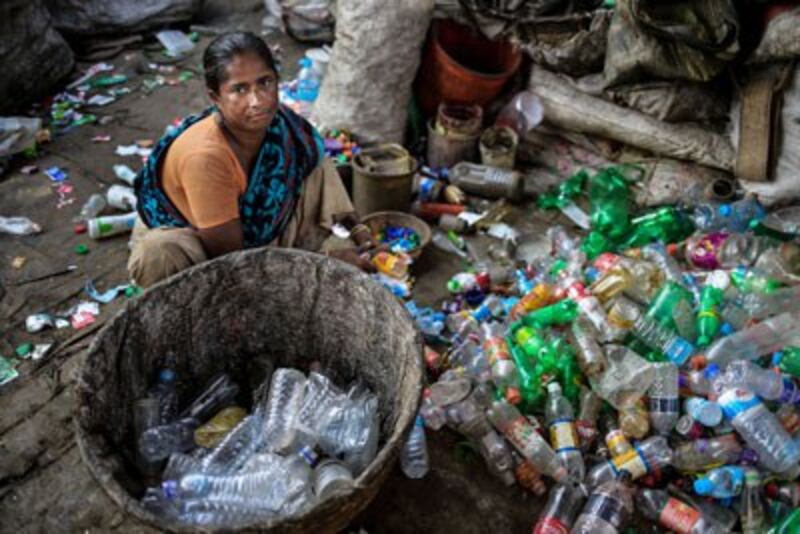 Một phụ nữ trong cảnh cơ cực ở Bangladesh hôm 22/11/2015.