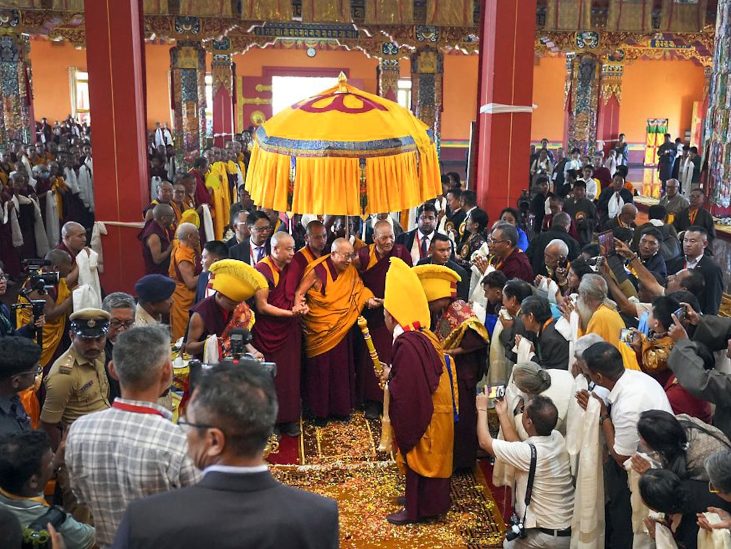 Dalai Lama gets stirring welcome in South India for extended stay