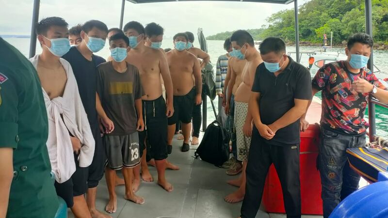 Chinese_people_rescued_from_sunk_boat_in_Sihanoukville_sea_092322_FB_Sihanoukville_Admin_1.jpg