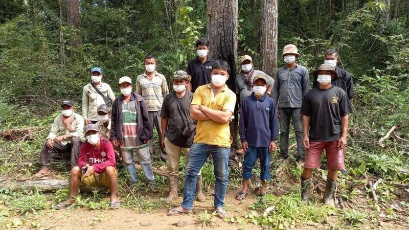 Forest_at_Stung_Treng_19_10_2021_15_people.jpg
