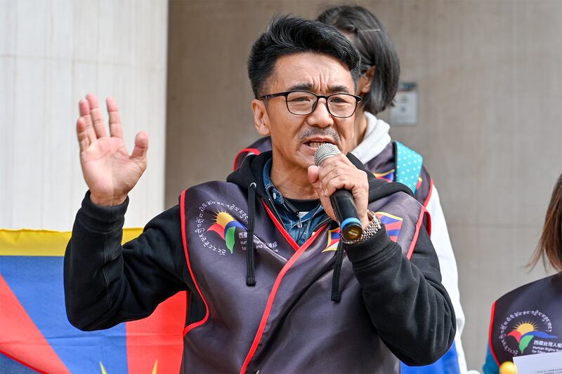 在台藏人福利協會會長札西慈仁：世界要知道中共對人民是不公平，一直會以洗腦的方式控制西藏。（鍾廣政 攝）