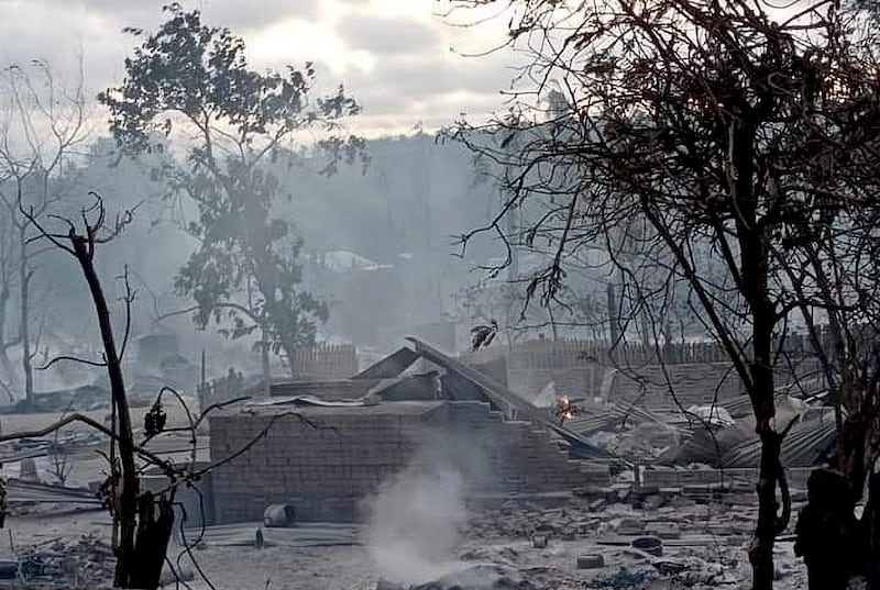 မကွေးတိုင်း၊ ပေါက်မြို့နယ် ကင်းမရွာတွင် မီးရှို့ခံထားရသော နေအိမ်များကို ၂၀၂၁ ခုနှစ် ဇွန်လ ၁၆ ရက်နေ့က တွေ့ရစဉ်။ (Citizen Photo)