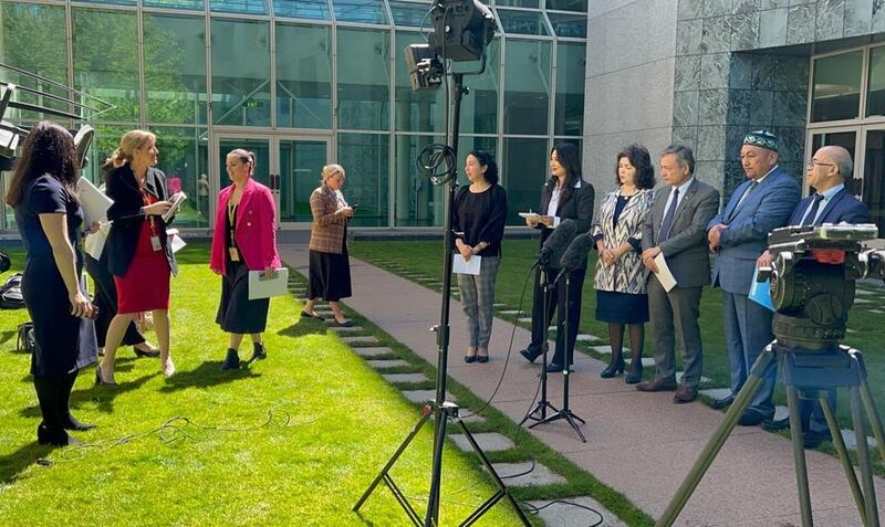 duq-heyet-awstraliye-parlament-muxbirlar-yighini-5.jpg