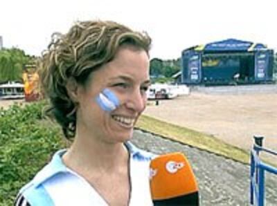 FanWomenWorldCup200.jpg