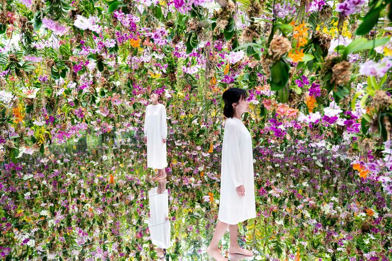 圖3Floating Flower Garden_ Flowers and I are of the Same Root, the Garden and I are One_planets_08.jpg