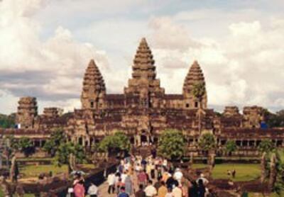 800px-Angkor_Wat_W-Seite-250
