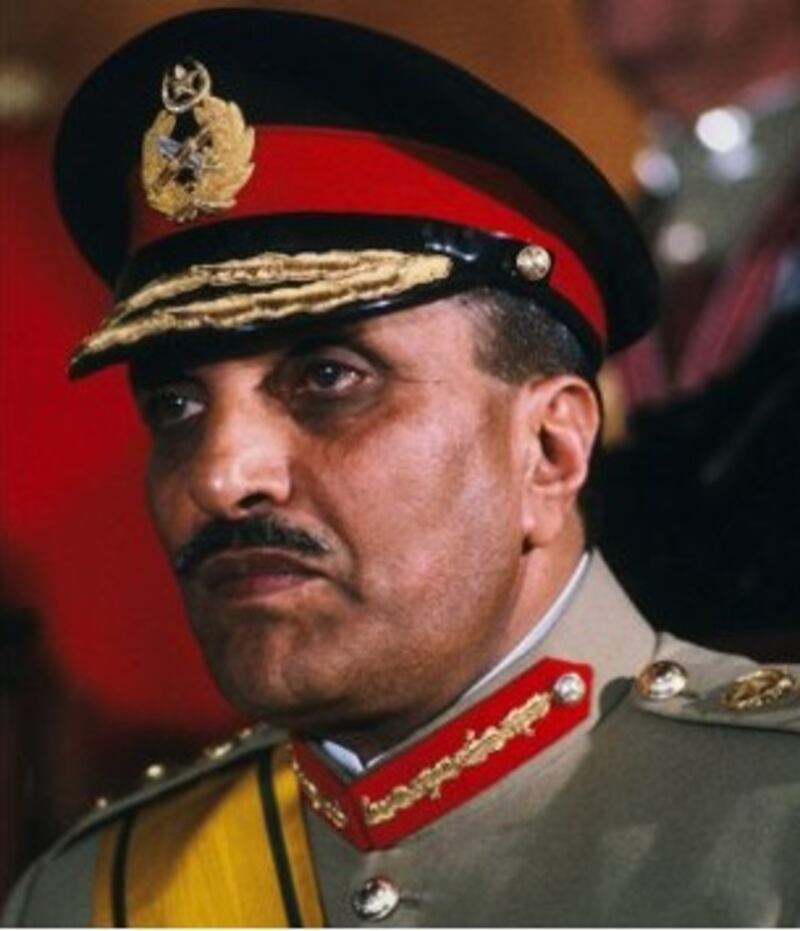 سابىق پاكىستان پرېزىدېنتى زىيائۇلھەق