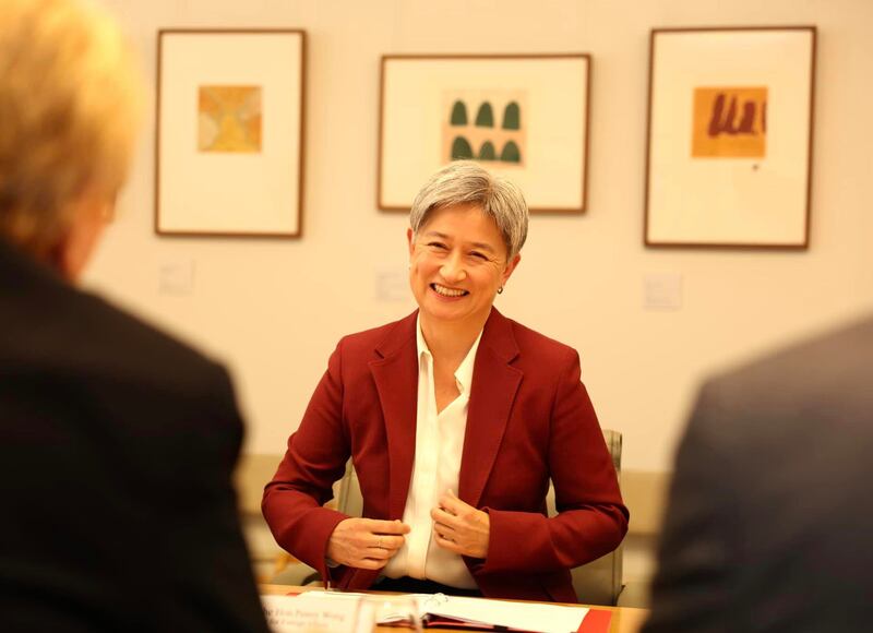 澳大利亞外長黃英賢(Penny Wong)拒絕了維吾爾人權活動人士和新疆集中營倖存者的會面請求。(黃英賢臉書圖片)