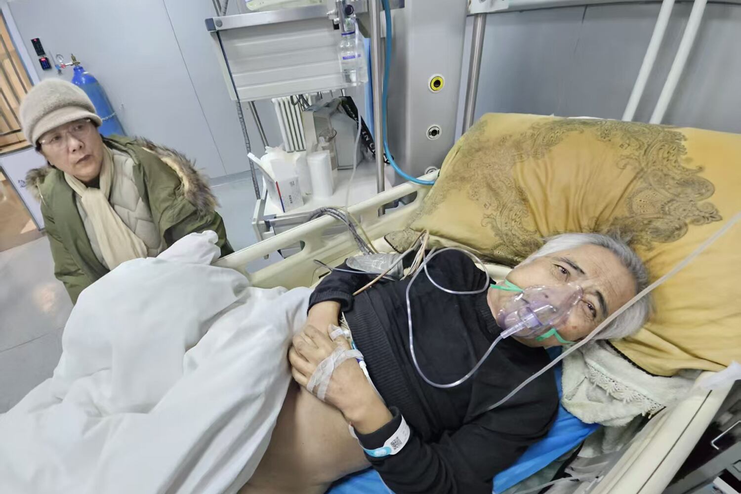 Ethnic Mongolian dissident Hada rushed to hospital from house arrest
