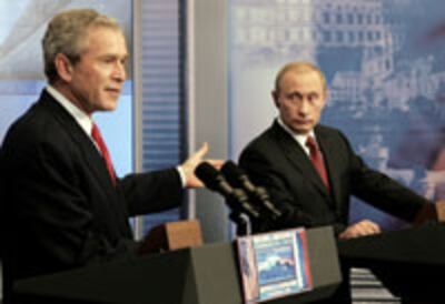 SLOVAKIA-BUSH-PUTIN-200.jpg
