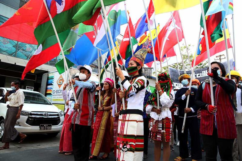 https://www.rfa.org/english/multimedia/myanmar-death-protest-gallery-02222021182753.html/myanmar_funeral022121_009.jpg