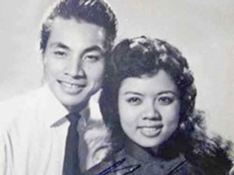Nghệ sĩ Thành Được và nghệ sĩ Út Bạch Lan, ảnh chụp năm 1960.