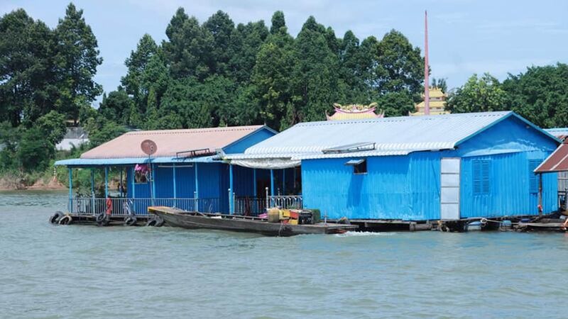 Vietname_in_Cambodia_Leave_02.jpg