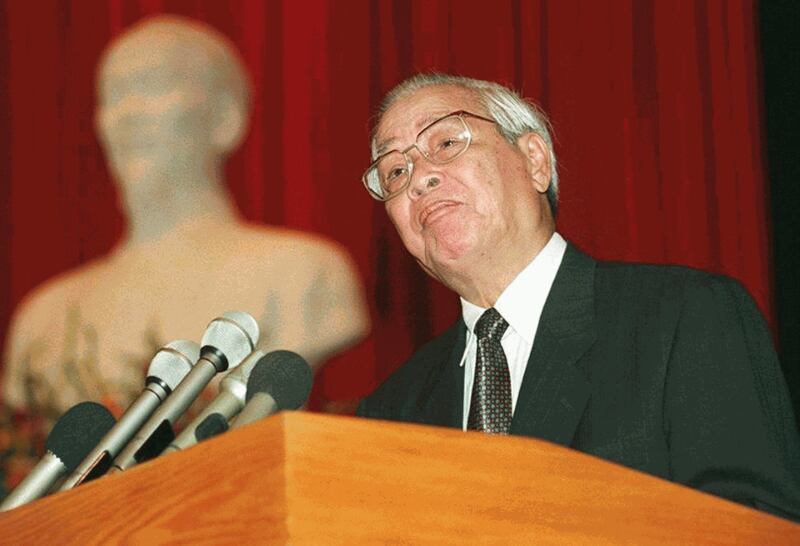 Hình minh họa. Cố Thủ tướng Võ Văn Kiệt trong một lần phát biểu về báo cáo kinh tế trước Quốc hội ở Hà Nội hôm 15/10/1996