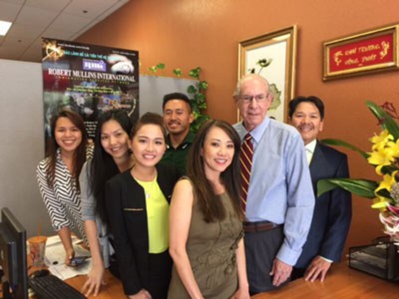 Ông Lê Minh Hải và Văn phòng Tham vấn Di trú Robert Mullins International.