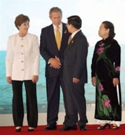 BushApecVietnam200.jpg