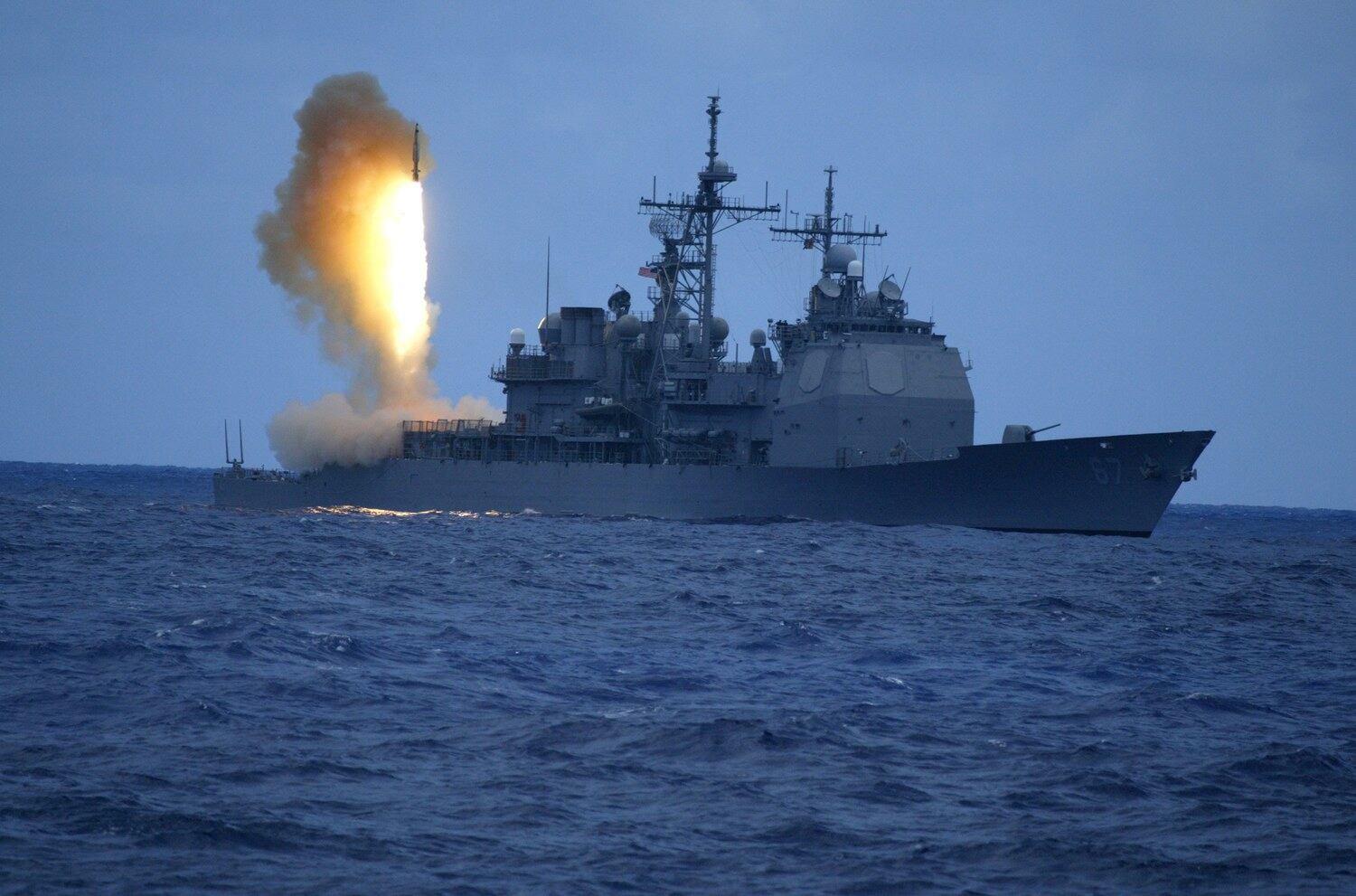 사진은 2006년 6월 미 해군 이지스 순양함에서 Standard Missile - 3(SM-3)를 발사하는 모습.