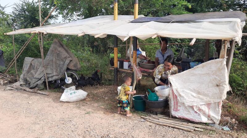 Flood_victims_in_Battambang_101422_In_Kongchet_LICADHO.jpg