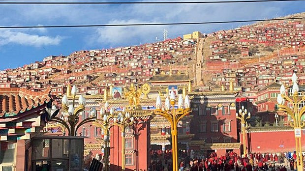 Larung Gar Buddhist Academy Closes to New Enrollment as China Tightens Controls